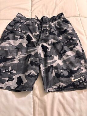 Men’s Nike Black Gray White Camo Athletic Shorts